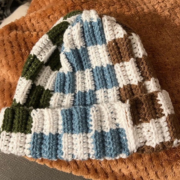 handmade crochet checkered beanie. - Picture 2 of 3